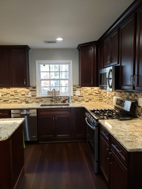 Espresso Kitchen Cabinets Color Schemes Dark Wood Granite Countertops, Dark Red Wood Floors Living Room, Small Rectangular Kitchen Ideas, Espresso Kitchen Cabinets Color Schemes, Creative Kitchen Design, Dark Brown Kitchen Cabinets, Espresso Kitchen Cabinets, Kitchen Renovation Inspiration, Outdated Kitchen