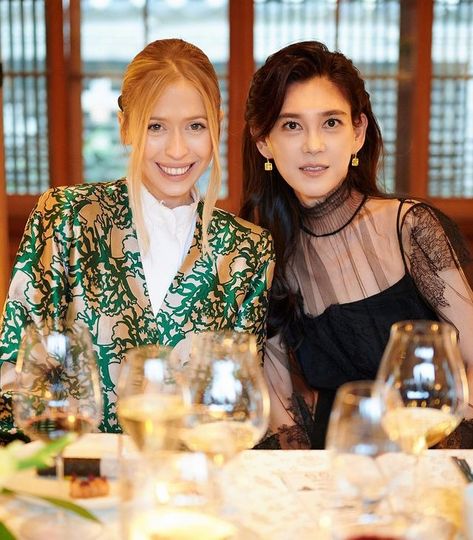 Geraldine Guyot-Arnault, Lee Boo-jin spotted mingling at Seoul launch party Geraldine Guyot, Eve Music, Bernard Arnault, Elder Sister, Samsung Electronics, Gender Pay Gap, Book People, Three Daughters, Daughter In Law