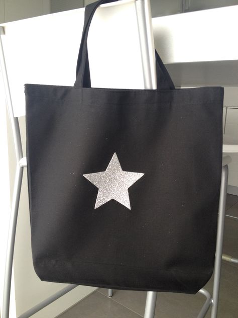 Black Tote Bag Design Ideas, Star Tote Bag, Y2k Tote Bag, Tote Bag Business, Diy Star, Tods Bag, Unique Tote Bag, Hollywood Theme, Early 2000s Fashion