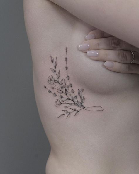 Wildflower Tattoo Ribcage, Wildflower Tattoo Ribs, Wildflower Rib Tattoo, Rib Flower Tattoo, Hydrangea Tattoo, Daisy Tattoo Designs, Tattoos On Side Ribs, Swimming Tattoo, Mum Tattoo