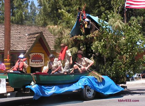 Local Boy Scouts and Cub Scouts designed their float, which earned them the top prize in the youth division. Camping Float Parade, Camping Parade Float, Halloween Floats, Western Homecoming, Parade Float Diy, Parade Float Theme, Boy Scouts Eagle, Christmas Parade Floats, Parade Ideas