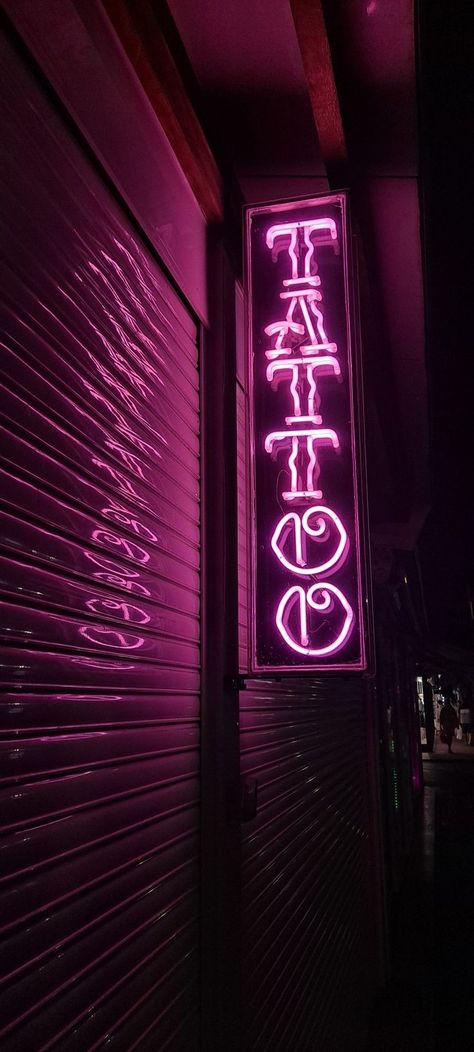 Pink Sign Aesthetic, Neon Sign Aesthetic, Tattoo Shop Decor, Tattoo Studio Interior, Pink Neon Wallpaper, Tattoo Station, Neon Tattoo, Purple Tattoos, Sign Aesthetic