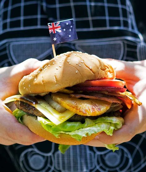 Traditional Australian Food, Australian Bbq, Beetroot Burgers, Aussie Bbq, Aussie Food, Australia Food, Burger Sliders, Australian Food, Hamburger Recipes