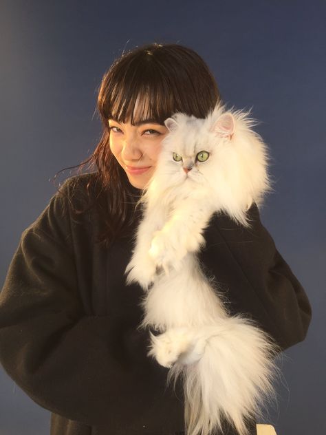 小松菜奈 Nana Komatsu, A Woman, Green, Hair, White