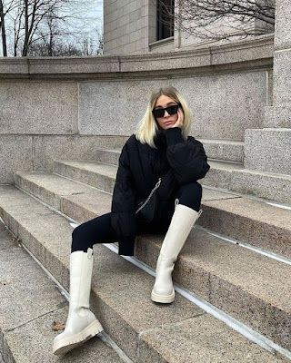 White Chunky Boots Outfit, White Chunky Boots, Chunky Boots Outfit, Beige Boots Outfit, White Boots Outfit, Outfit Botas, Nude Boots, Winter Boots Outfits, Beige Boots