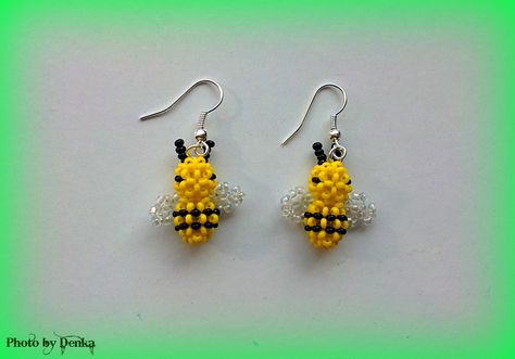 Seed Bead Bee Earrings, Seed Bead Bee, Bee Jewelry Diy, Bead Bee, Seed Beads Earrings, Diy Beading, Seed Beading, Bee Jewelry, Bead Charms Diy