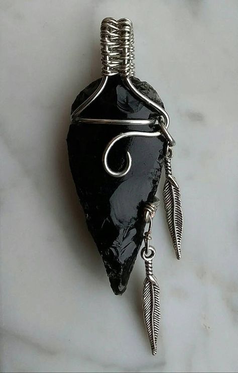 Rock Wire Wrapping Tutorial, Diy Arrowhead Necklace, Arrow Head Necklace, Arrowhead Jewelry, Arrowheads Jewelry, Obsidian Arrowhead, Wire Wrapping Techniques, Arrow Head, Wire Wrapped Jewelry Tutorials