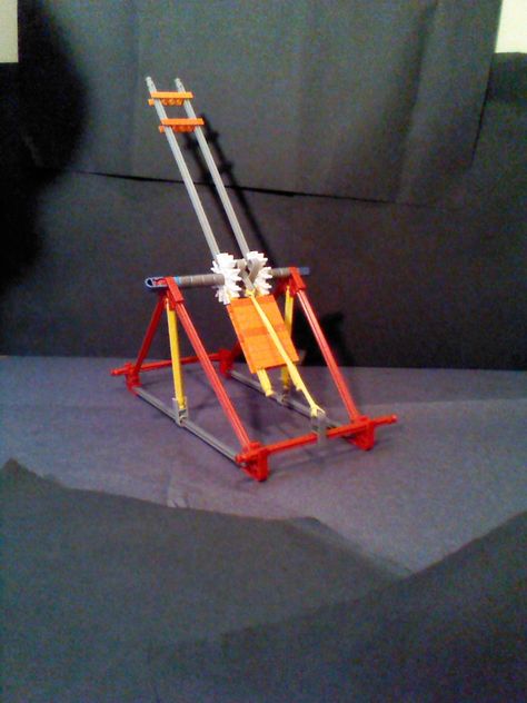 This is an really cool&nbsp;catapult! it shoots pretty far and its really simple! This is my&nbsp;original idea. Hope you like it!! :):):):)&nbsp; Makerspace Challenges, Steam Elementary, Knex Ideas, Knex Instructions, Catapult For Kids, Simple Machine Projects, Middle School Science Experiments, Stem Classes, Tinker Toys