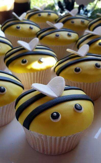 Bumble Bee Cupcakes, Cupcake Fondant, Cupcake Tier, Bee Cupcakes, Bee Birthday Party, Bee Cakes, Bee Party, Bee Birthday, Cupcake Designs