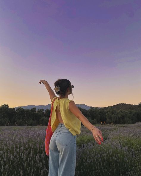 when the sky is lavender too 🥹💜🌾 @daniellee_esther Outfit Minimalista, Loose Vest, Girlfriend Surprise, Striped Knitted Sweater, Coat Women Fashion, Wool Coat Women, Knitted Vest, Casual Vest, Yellow Lace