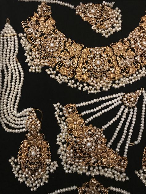 Wedding jewelry - Pakistan Bridal Jewelry Collection Gold, Pakistan Wedding Jewelry, Pakistani Bridal Jewelry Sets Gold Jewellery, Desi Wedding Jewelry, Pakistan Jewelry, Pakistani Bridal Jewelry Sets Brides, Bridal Jewellery Pakistani Barat, Traditional Pakistani Jewellery, Bridal Jewelry Pakistani Barat