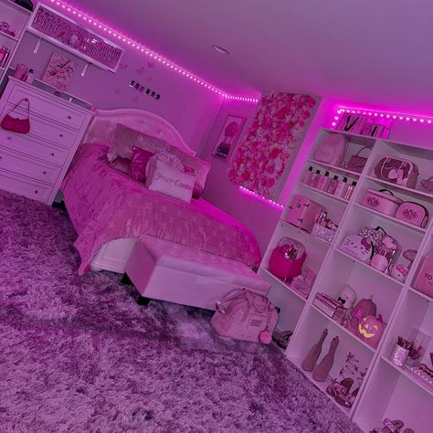 Dream room💫 🎀 🫧 👑 💖 ✨ #pinkaesthetic #girlygirly #girlyaesthetic #itgirl #girlyroom #pinkroom #aesthetic #itgirlaesthetic #softgirlaesthetic #girly #softgirl #girlythings #hellokitty #juicycouture #dreamroom #thatgirlaesthetic #luxury #pink #beauty #makeup #pinterestaesthetic #fashion #beauty #luxe #lifestyle #explore #explorepage #fyp #reels #trending #amrcbeautyluxe 🎀🫧👑💖✨🌸💕👛 • Girly • Pink • Beauty • Luxe • Lifestyle • Aesthetic Baddie Room, Small Room Makeover, Hello Kitty Room Decor, Room Decor For Teens, Bedroom Ideas For Small Rooms Cozy, Dorm Room Styles, Room Organization Bedroom, Girly Room Decor, Girly Apartment Decor