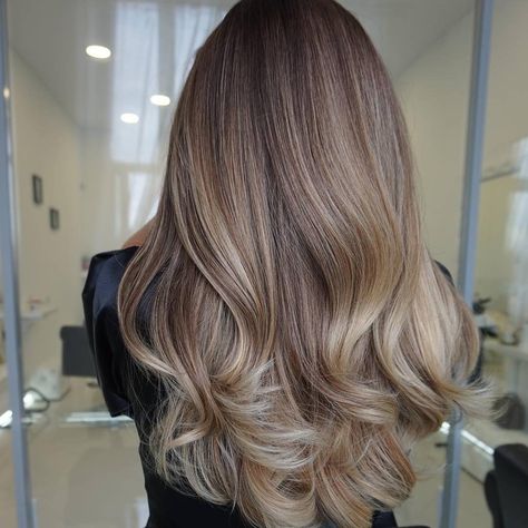 Fabulous Hair Color Ideas for Medium, Long Hair - Ombre, Balayage Hairstyles Beige Blonde Hair, Hair Color Pictures, Ash Hair Color, Balayage Blonde, Hair Color Highlights, Brown Blonde Hair, Ombre Hair Color, Ombre Balayage, Hair Color Balayage