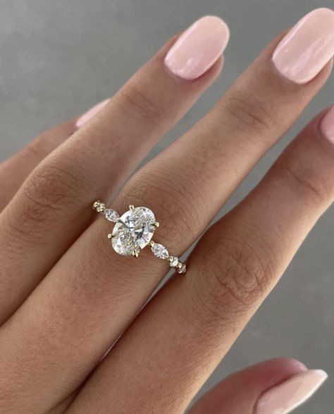 Experience timeless elegance with our 1.7 Ct IGI Certified Lab Grown Round Solitaire Diamond Engagement Ring. Set in gold, this exquisite ring features VS1 clarity and F color diamonds, ensuring exceptional brilliance. A perfect symbol of everlasting love, designed for the modern woman. 𝐅𝐞𝐚𝐭𝐮𝐫𝐞𝐬: * 𝐌𝐚𝐝𝐞 𝐭𝐨 𝐎𝐫𝐝𝐞𝐫 * 𝐌𝐞𝐭𝐚𝐥: 𝟏𝟒𝐊 𝐆𝐨𝐥𝐝 | 𝟏𝟖𝐊 𝐆𝐨𝐥𝐝 * 𝐂𝐨𝐥𝐨𝐫𝐬: Yellow Gold, White Gold & Rose Gold MAIN STONE: Stone - Lab Grown Diamond Shape - Oval Carat Weight - Oval Diamond Wedding Ring, Oval Cut Wedding Rings, Timeless Oval Engagement Ring, Oval Diamond Gold Band Engagement Ring, Oval Gold Promise Ring, Oval Wedding Rings Gold, Oval Engagement Ring With Gold Band, Oval Engagement Ring 1 Carat, Gold Wedding Rings Oval