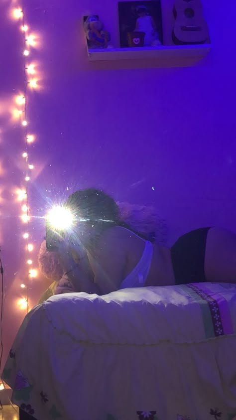 Thigh Pics With Led Lights, Arch Pics Snap Bed, Faceless Body Pics, No Face Body Pictures, Risky Picture Ideas, Risky Pictures, Flipagram Instagram, Girls Mirror, Creative Instagram Photo Ideas