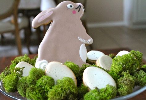 How to make speckled Easter eggs cookies Decorated Cookies Ideas, Easter Egg Cookies Decorated, Egg Shaped Cookies, Easter Cookie Cake, Ballerina Cookies, Recipes Fruit, Blue Icing, Easter Egg Cookies, Easter Bunny Cookies