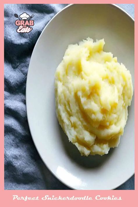 Paula Dean Mashed Potato Recipe Paula Deen Mashed Potatoes, Mashed Potato Recipe, Paula Dean, Easy Thanksgiving Recipes, Sour Cream Recipes, Creamed Potatoes, Mashed Potato Recipes, Potato Recipe, How To Cook Potatoes