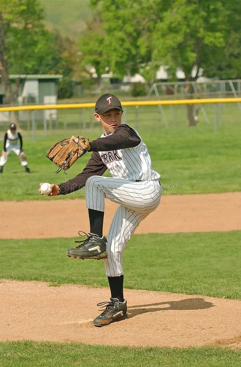 Bro Aesthetic, Baseball Manga, Pose Studies, Baseball Poses, Gesture Practice, Sport Poses, Baseball Aesthetic, Baseball Game Outfit, Baseball Costumes