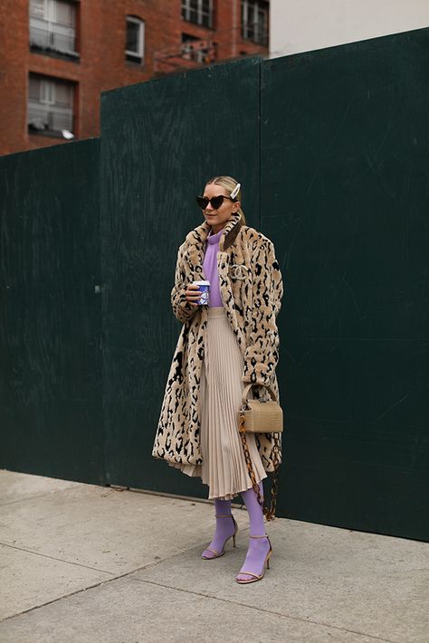 LILAC & LEOPARD // COLORED TIGHTS | Atlantic-Pacific Colorful Tights, Blair Eadie, Atlantic Pacific, Sunday Style, Colored Tights, Fashion Sites, Tights Outfit, Mode Inspo, Animal Prints