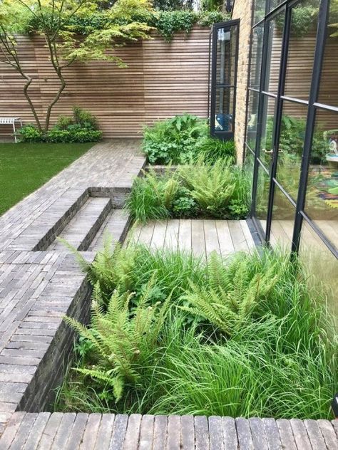 Beautiful inspiration for your garden Townhouse Garden, Urban Garden Design, Courtyard Gardens Design, Back Garden Design, London Garden, Modern Garden Design, Family Garden, Patio Interior, Outdoor Gardens Design