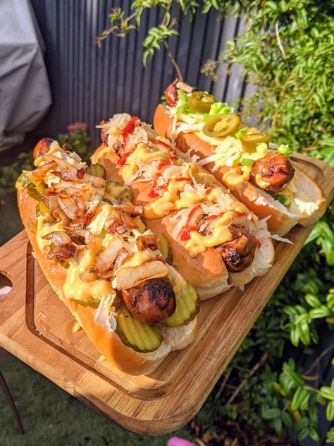 Special Hot Dogs, Food Hot Dog, Street Hot Dog, Crazy Hot Dogs, Gourmet Hotdogs, Sausage Street Food, Fancy Hot Dogs, Bratwurst Hot Dog, Hotdogs Recipes