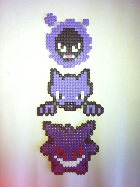 Pokemon - Gastly, Haunter, Gengar - Hama perler beads design pattern Ghastly Perler Bead Patterns, Gengar Perler Beads, Perler Necklaces, Hama Beads Pokemon, Pokemon Perler, Pokemon Cross Stitch, Pokemon Bead, Pixel Art Pokemon, Pokemon Perler Beads