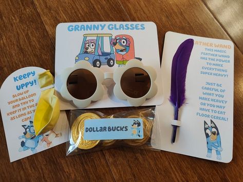 Bluey Gift Bags, Bluey Birthday Party Favors, Bluey Party Bags, Bluey 2nd Birthday Party, Bluey Keepy Uppy, Bluey Party Games, Bluey Party Ideas, Bluey Party Favors, Granny Glasses