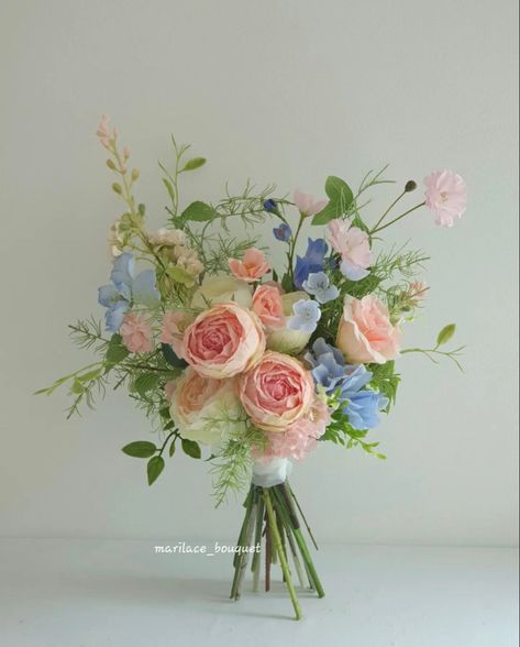 Blush And Blue Wedding Flowers, Bouquet Wedding Pastel, Pastel Wedding Flowers Bridal Bouquets, Pastel Wedding Flowers Centerpieces, Pink And Blue Wedding Flowers, Pink And Blue Bouquet, Bouquet With Eucalyptus, Brides Flowers Bouquet, Hoco 2024