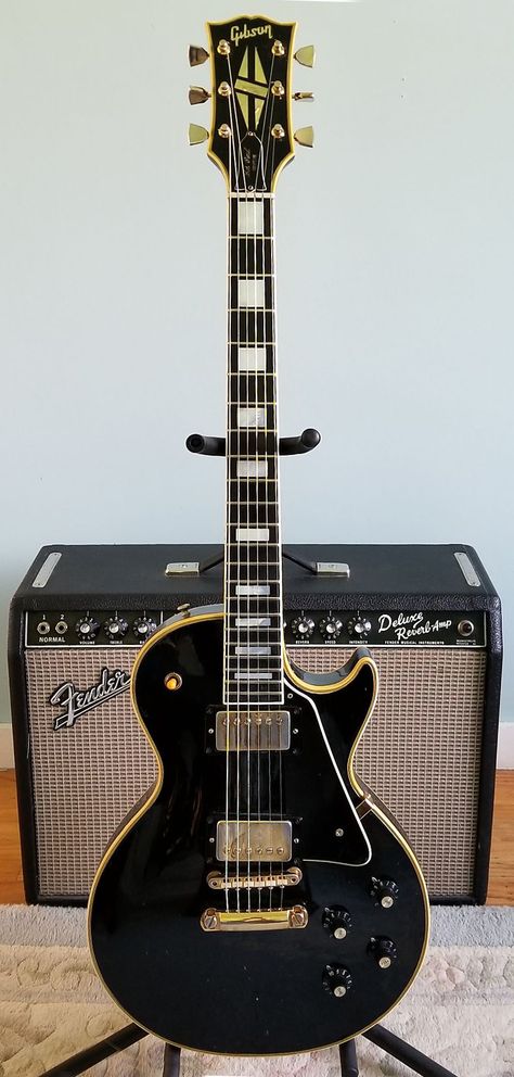 Gibson Les Paul Black, Vintage Guitars Acoustic, Fender Amp, Gibson Electric Guitar, Prs Guitars, Guitar Making, Learning Guitar, Guitar Obsession, Les Paul Guitars