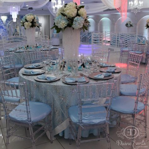 Periwinkle Quinceanera Theme, Table Settings Quinceanera, Cinderella Table Setting, Light Blue Quinceanera Table Decorations, Blue Quince Tables, Blue Table Settings Party, Quinceanera Tables Set Up, Blue Quince Table Decorations, Tables For Quinceanera