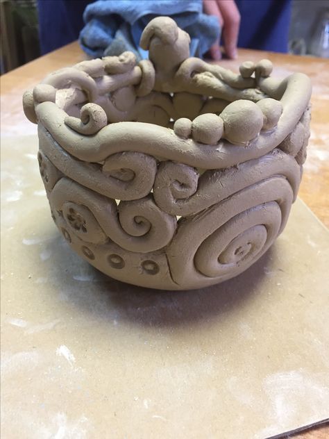 Coil Projects, Coil Pot, Coil Pots, Clay Works, Hand Building, Handmade Stuff, Sculpture Ideas, Hand Built Pottery, Clay Art Projects