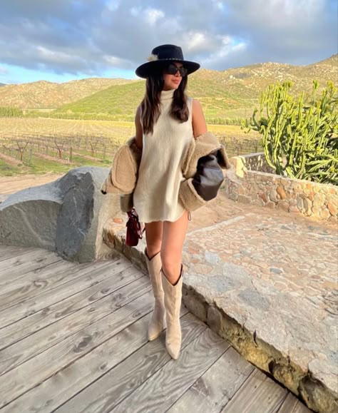 Napa Dinner Outfit, Fredericksburg Texas Outfit Winter, Temecula Outfit Wine Tasting, Outfits Para Tequila, Fall Farm Outfit, Country Birthday Outfits, Outfit Rancho Mujer, Jalisco Outfits, Elegant Cowgirl Outfit