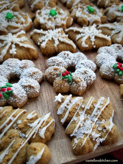 Sprits Cookie Recipe, Gingerbread Spritz Cookies, Spitz Cookies, Cream Cheese Spritz, Press Cookies, Cream Cheese Spritz Cookies, Cookie Press Recipes, Spritz Cookie Recipe, Xmas Cookie