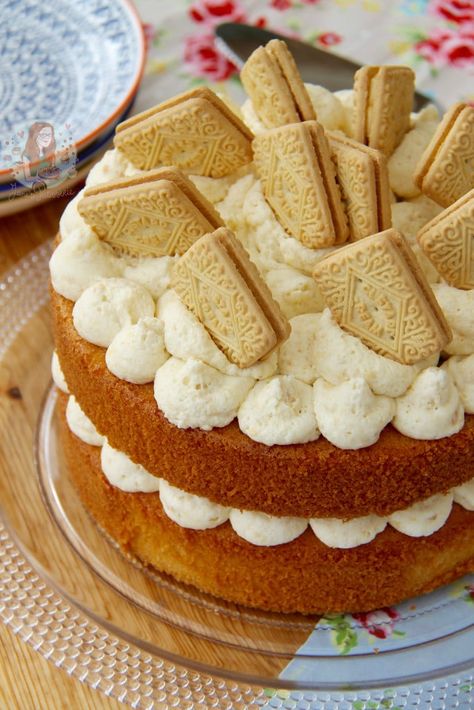 Custard Cream Cake, Custard Cream Recipe, Cake Cream Filling, Janes Patisserie, Nursing Cake, Whiskey Cake, Custard Cream, Custard Cake, Cake Fillings