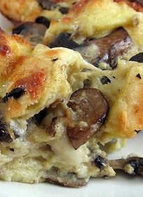 Scrumpdillyicious: Wild Mushroom & Gruyère Cheese Bread Pudding Cheese Bread Pudding, Savory Bread Pudding Recipe, Mushroom Bread Pudding, Breakfast Savory, Savory Bread Puddings, Savory Breads, Savory Bread, Bread Pudding Recipe, Shiitake Mushrooms