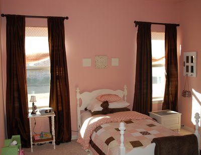 Brown And Pink Bedroom Ideas, Brown And Pink Bedroom, Pink And Brown Room, Pink And Brown Bedroom Ideas, Pink Bedroom Set, 2000s Room, Fancy Chocolate, Dark Brown Furniture, Chocolate Girl