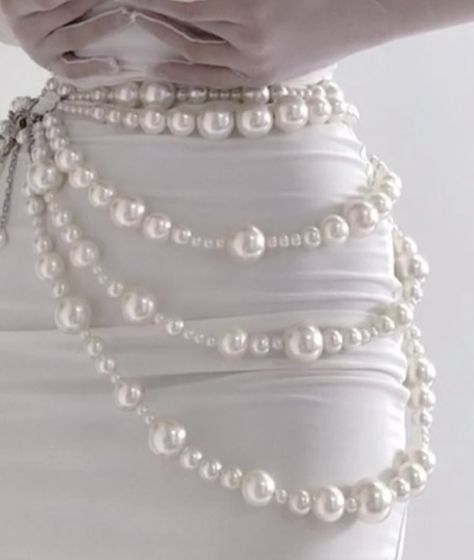 Dripping In Pearls, Pearl Ribcage, Pearl Waist Beads, Corset With Pearls, Pearl Clothes, Pearl Bodice, Pearls Aesthetic, Pearl Waist Chain, Pearl Body Chain