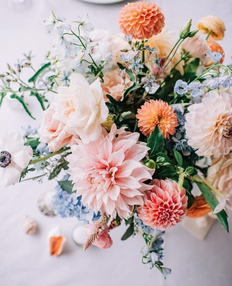 Pastel Dahlia Bouquet, Colorful Dahlia Bouquet, Peach Dahlia Bouquet, Dahlia Table Arrangement, Fall Bridal Bouquet November, Daliah Flower Bouquet Wedding, Dahlia Wedding Centerpieces, Dahlia Bouquet Wedding, Bridal Bouquet Dahlia