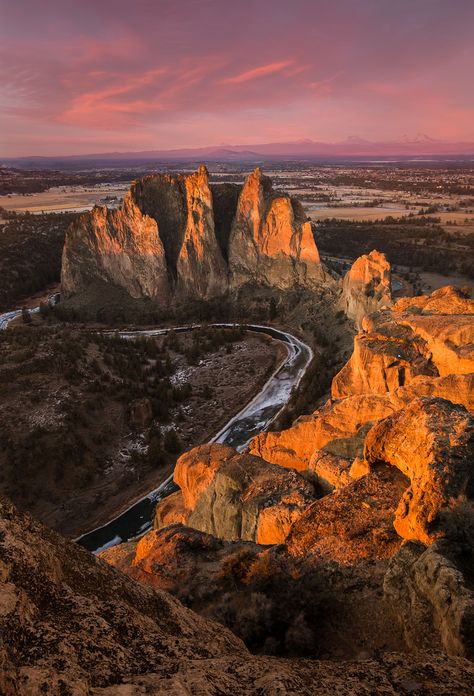 The Serpent ~ Smith Rock State Park in the high desert of Oregon near Redmond. Redmond Oregon, Jeff Lewis, Smith Rock State Park, The Oregon Trail, The Serpent, High Desert, The Rocky Mountains, Oregon Travel, Aruba