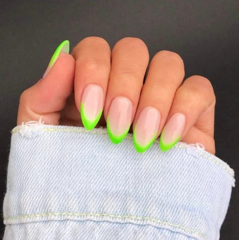 15 Bright Neon Nail Designs - Wonder Forest Fluorescent Nails, Bright Nail Designs, Neon Nail Designs, Neon Green Nails, Coral Nails, Sns Nails, Dip Nails, Summery Nails, Striped Nails