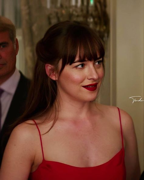 Anastasia Grey Outfits, Anastasia Steele Hair, Anastasia Steele Outfits, Dakota Johnson Hair, Anastasia Grey, Dakota Mayi Johnson, Dakota Johnson Style, Anastasia Steele, Penteado Cabelo Curto