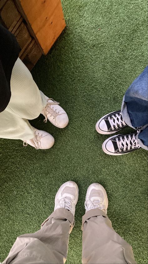 Trio Shoes Aesthetic, Three Aesthetic Friends, Trio Cartoon Aesthetic, Three Group Of Friends, Bff Trio Aesthetic, Trio Bff Aesthetic, Three Girls Friends Aesthetic, Faceless Trio Aesthetic, Three Bff Pictures Aesthetic