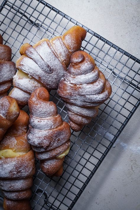 Croissant Donut, Vanilla Powder, Lemon Extract, Egg Yolks, Lemon Cream, All Purpose Flour, Warm Milk, Non Stick Pan, Lemon Curd