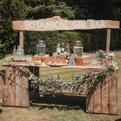 Wedding Lemonade, Outdoor Wedding Bar, Gin Party, Botanical Wedding Theme, Back Garden Wedding, Wedding Aisle Outdoor, Mallorca Wedding, Outdoor Styling, Wedding Extras