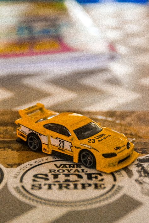 Miniature Car Photography, Hotwheels Photography Ideas, Hotwheels Aesthetics, Hot Wheels Photography, Hotwheels Photography, Hot Wheels Aesthetic, Carson Ellis, Silvia S15, Hot Wheels Track