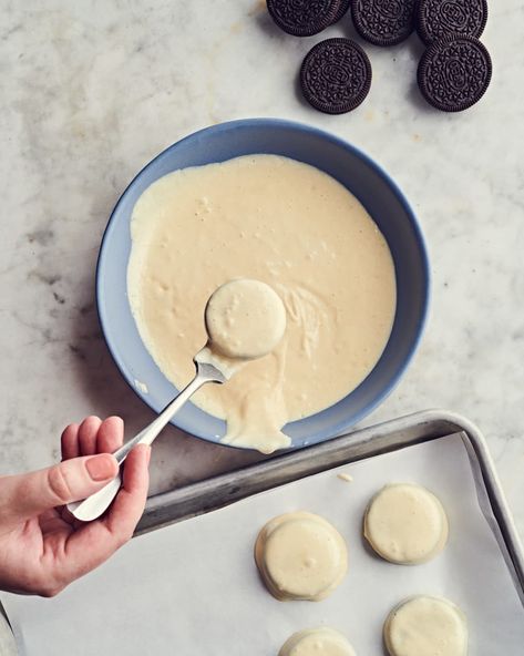 Air Fryer Oreos, Fried Oreos Recipe, Deep Fried Oreo, Fried Oreo, Oreo Pancakes, Fried Butter, Deep Fried Oreos, Pancake Mix Recipe, Fried Oreos