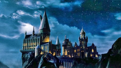 Hogwarts Castle HD Wallpaper. Gaming Wallpaper, School Of Witchcraft, Hogwarts Castle, Best Background, Background Wallpapers, Hogwarts School, Laptop Wallpaper, Ravenclaw, Fantastic Beasts