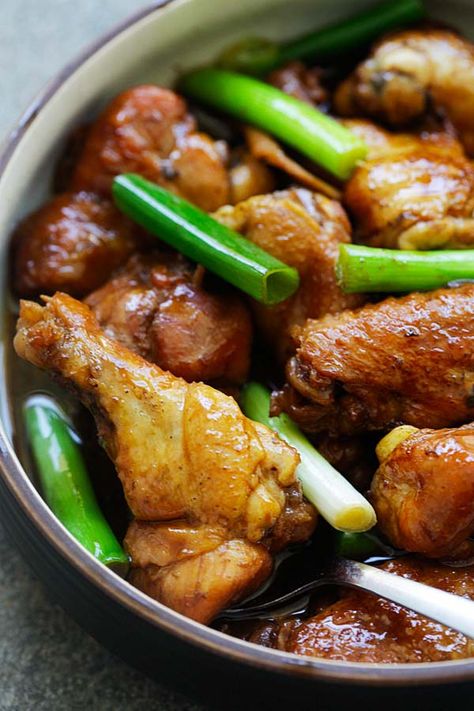 Asian Braised Chicken, Chicken Ginger, Ginger Chicken Recipes, Malaysia Recipes, Chicken Instant Pot, Food Thai, Stew Chicken, Chinese Foods, Soy Chicken