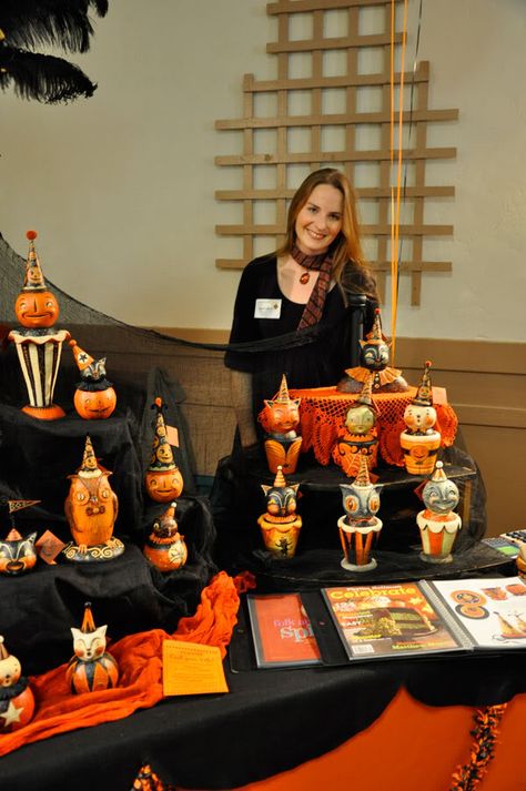 Johanna Parker Halloween | Johanna Parker Design: A Peek at the Halloween & Vine!... Joanna Parker Christmas, Johanna Parker Display, Joanna Parker Halloween, Johanna Parker Valentines, Johanna Parker Halloween Decor, Craft Artists, Paper Mache Crafts, Painted Gourds, Clay Dolls