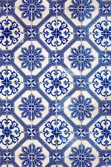 #Mosaique #Blue #Mosaic #Old #Carreaux #Retro Portuguese Tiles Wallpaper, Italian Patterns Traditional, Turkish Tiles Pattern Design, Greek Tile Pattern, Santorini Tiles, Blue Tile Wallpaper, Portugal Pattern, Mosaic Aesthetic, Greek Tiles